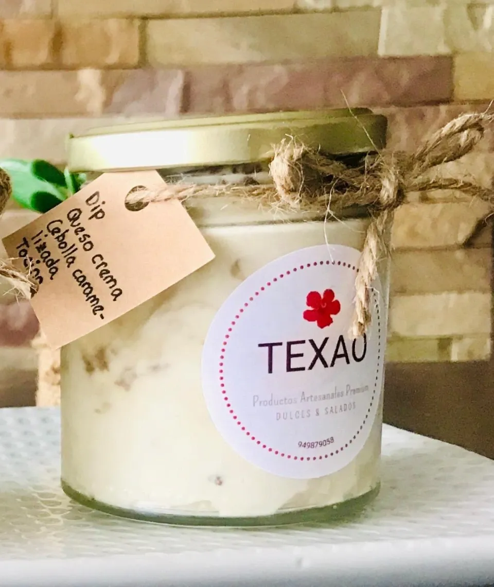 Dip queso crema con cebolla caramelizada